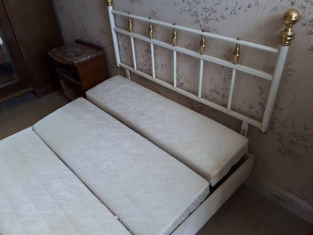 T&ecirc;te de lit m&eacute;tal et cuivre Meubles