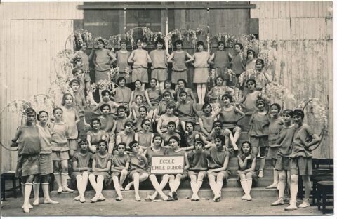 Cartes Postales École Jeunes Filles Émile Dubois Paris 1925 15 Loches (37)