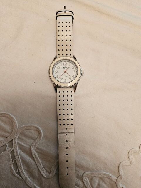 Montre Lacoste femme ou mixte Nages-et-Solorgues (30)