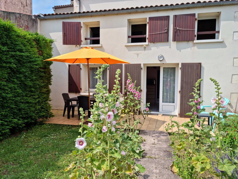   MAISON CHARENTAISE au calme près des Thermes de SAUJON       Vacances  / Offres de location 