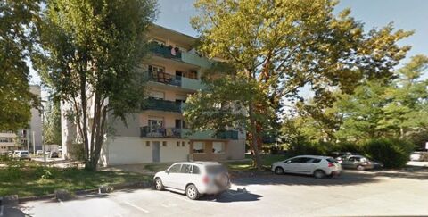  Parking / Garage  louer 10 m