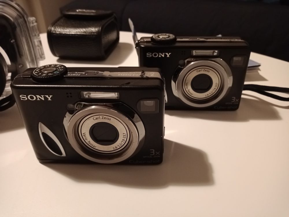 Caisson &eacute;tanche SONY Cyber-shot et appareil photo Photos/Video/TV