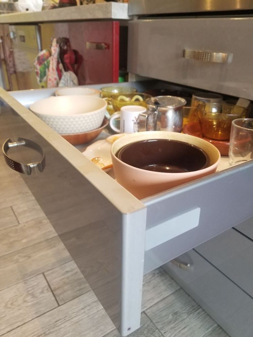 A SAISIR, BELLE CUISINE MODERNE ! TRES BON ETAT Meubles