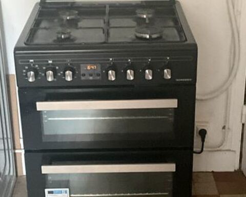 CUISINI�RE SCHNEIDER GAZ ET 2 FOURS �LECTRIQUES (ACHAT 2023) 280 Villeurbanne (69)