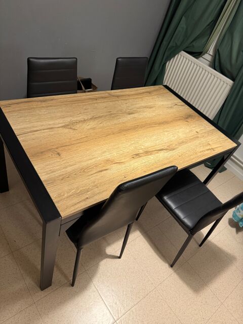 Table moderne 150 Le Petit-Quevilly (76)