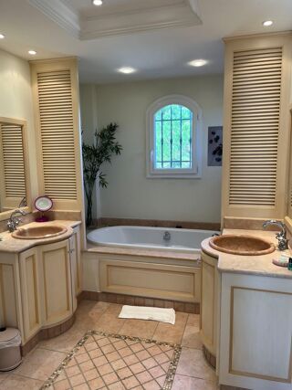  Villa � vendre 6 pi�ces 210 m�