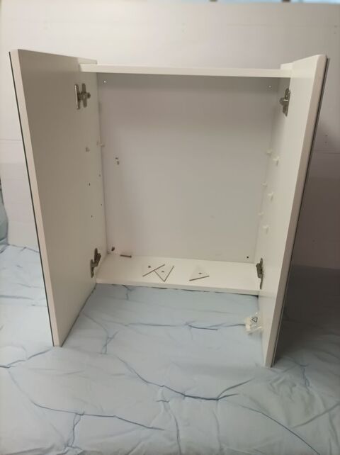 Armoire miroir de salle de bains ou de pharmacie. 50 Villerupt (54)