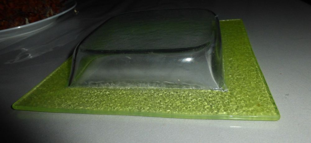 VIDE POCHE / PLAT en verre color&eacute;- neuf Décoration