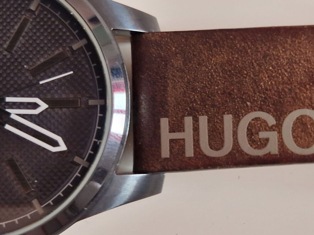 MONTRE HUGO BOSS ETAT NEUF Bijoux et montres