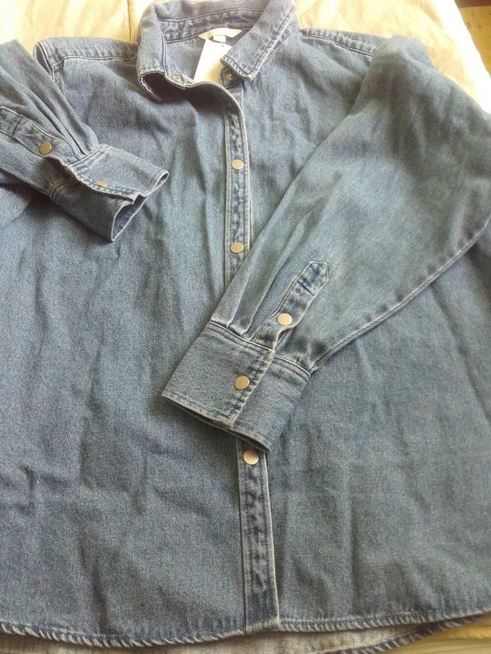 Chemise en jean T 46 neuve Vêtements