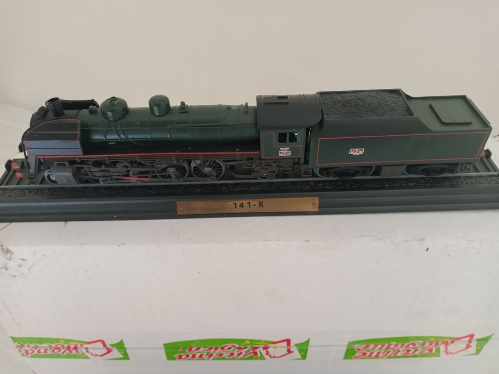  collection de maquettes: Motos - Autos - Camions - Trains
