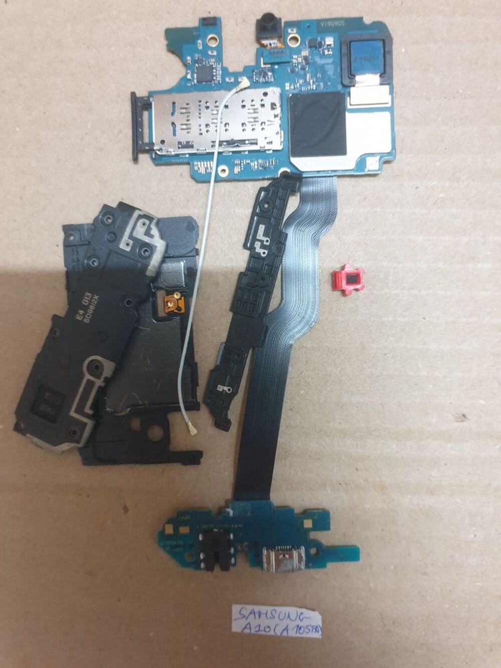 Lot de smartphones Samsung pour pi&egrave;ces 2 Téléphones et tablettes