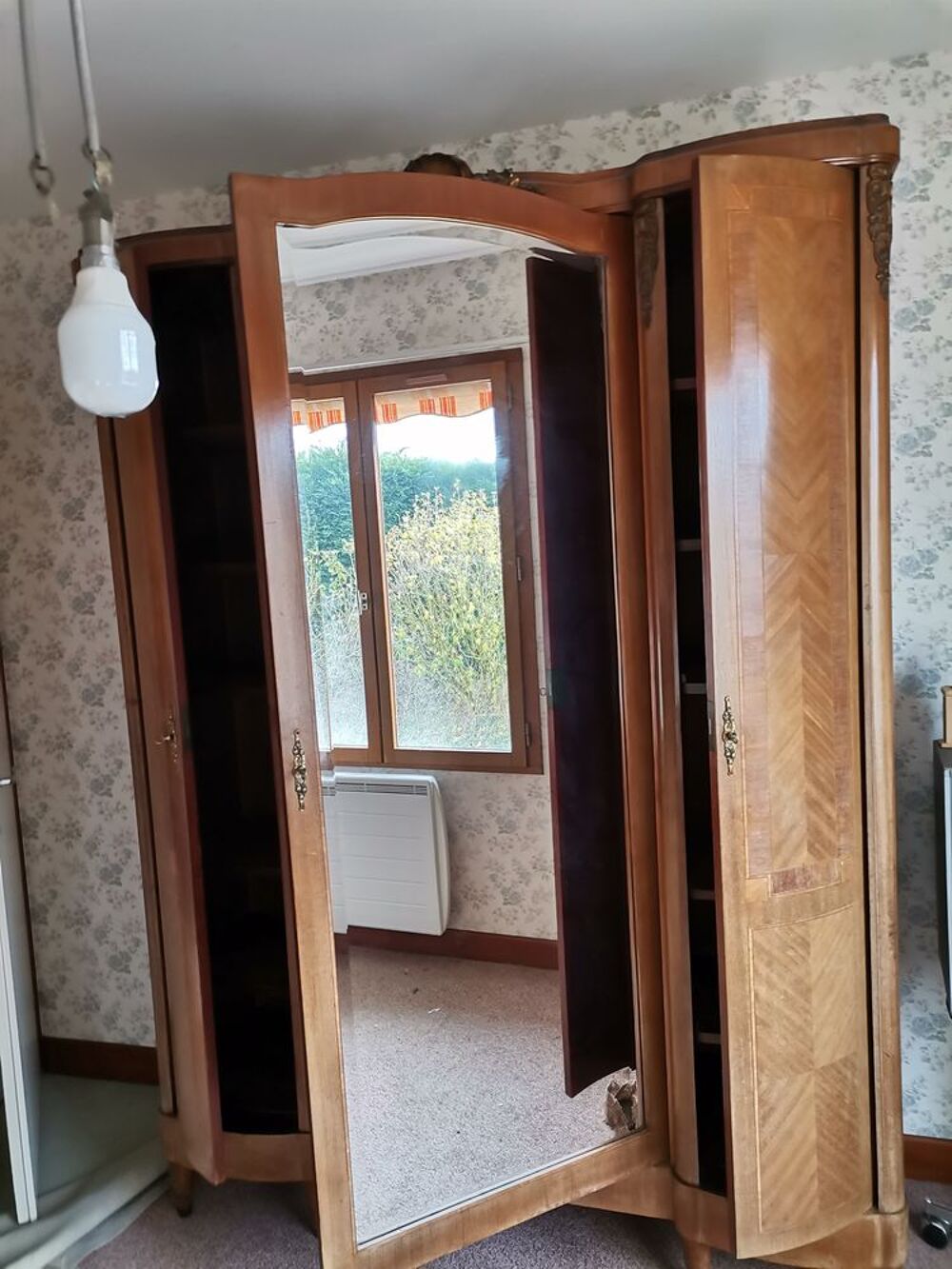 Armoire en ch&ecirc;ne massif Meubles