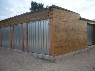  Parking / Garage � louer 8 m� Montargis
