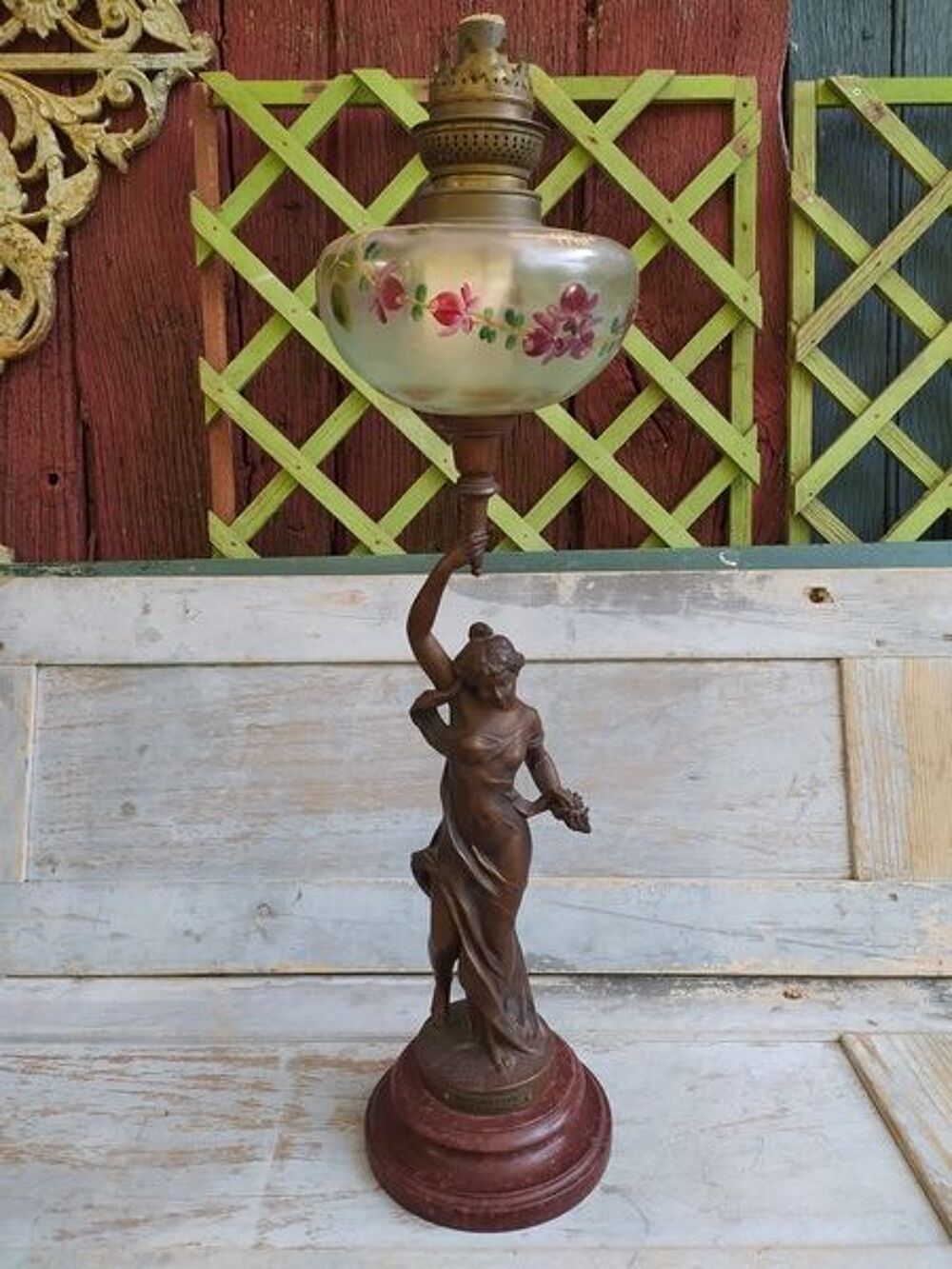 Lampe &agrave; P&eacute;trole Sculpture Femme La Reconduite H.Honor&eacute; Pl&eacute; 