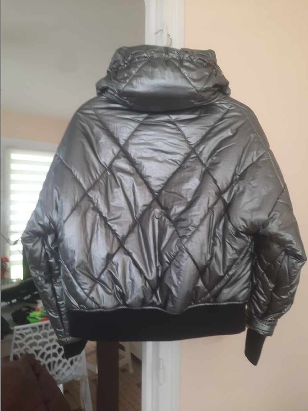 doudoune avec capuche dans le col Vêtements