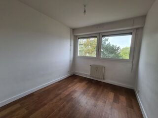  Appartement à louer 4 pièces 88 m²