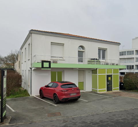 IMMEUBLE DE BUREAUX 250 M&sup2; A LOUER 4800 17000 La rochelle