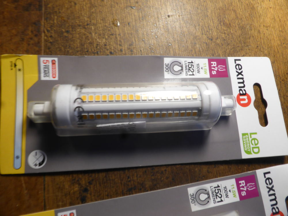 4 ampoules led r 75 remplace les lampes halog&egrave;ne Bricolage