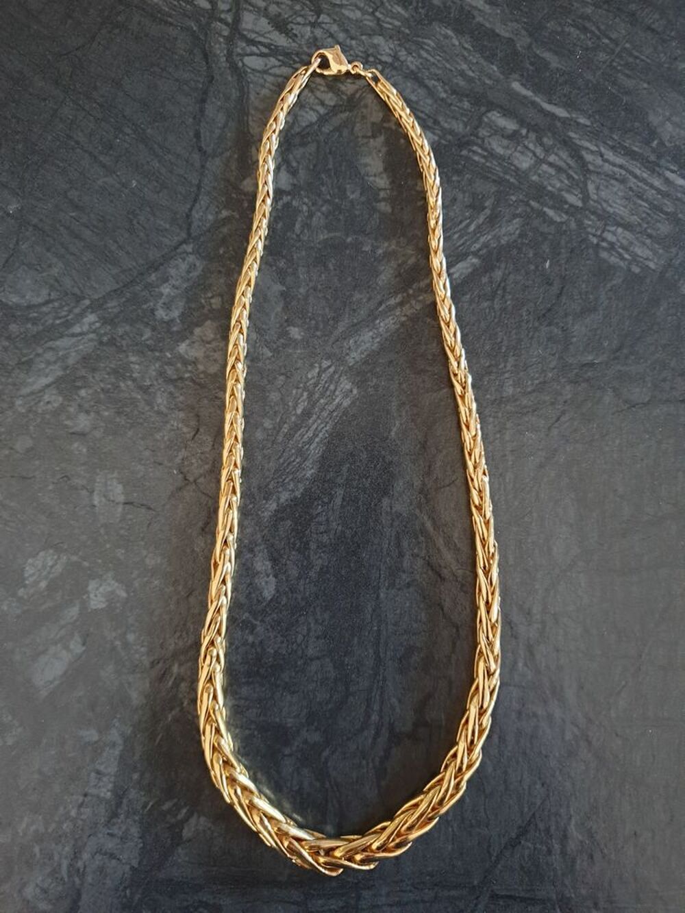 Collier plaqu&eacute; or 18 carats Bijoux et montres