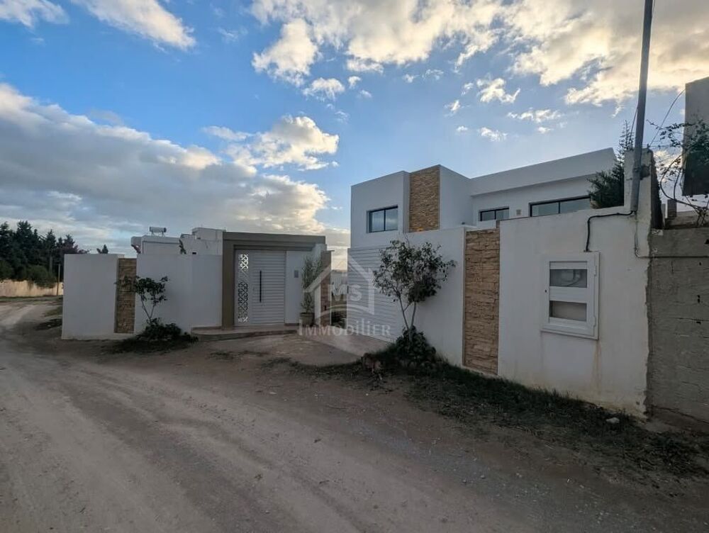 Vente Villa Villa S+4 toute neuve avec grand jardin à Hammamet Hammamet sud, tunisia (Tunisie)