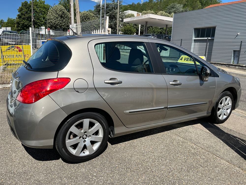 308 1.6 e-HDi 112ch FAP Active 2011 occasion 42700 Firminy