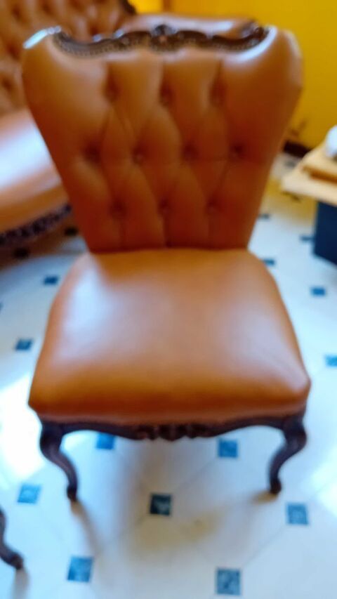 Salon Canap cuir 3 places et 2 chauffeuses en cuir style Louis XV 80 Toulon (83)