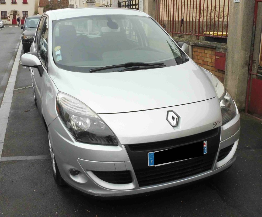 Sc&eacute;nic III Scenic III dCi 105 eco2 Expression 2010 occasion 93430 Villetaneuse