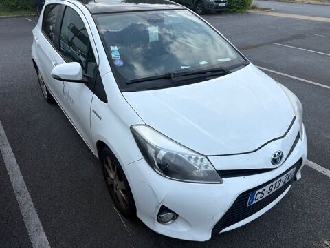 Toyota yaris 100h Style