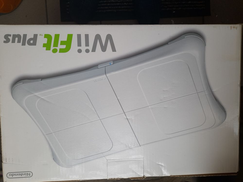 Wii Fit plus nitendo Consoles et jeux vidéos