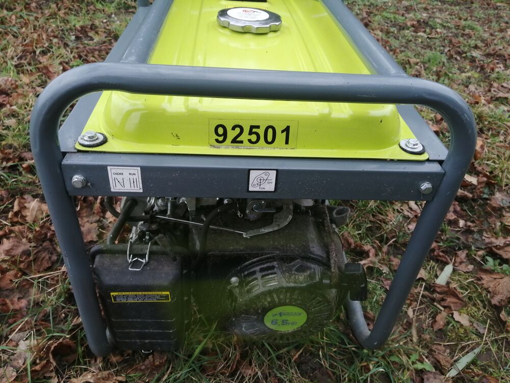 Groupe &eacute;lectrog&egrave;ne essence 2800w Bricolage