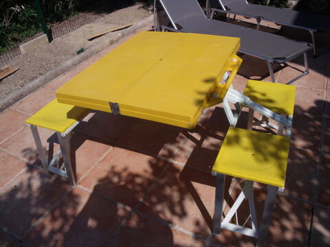 Table de Camping 15 Istres (13)