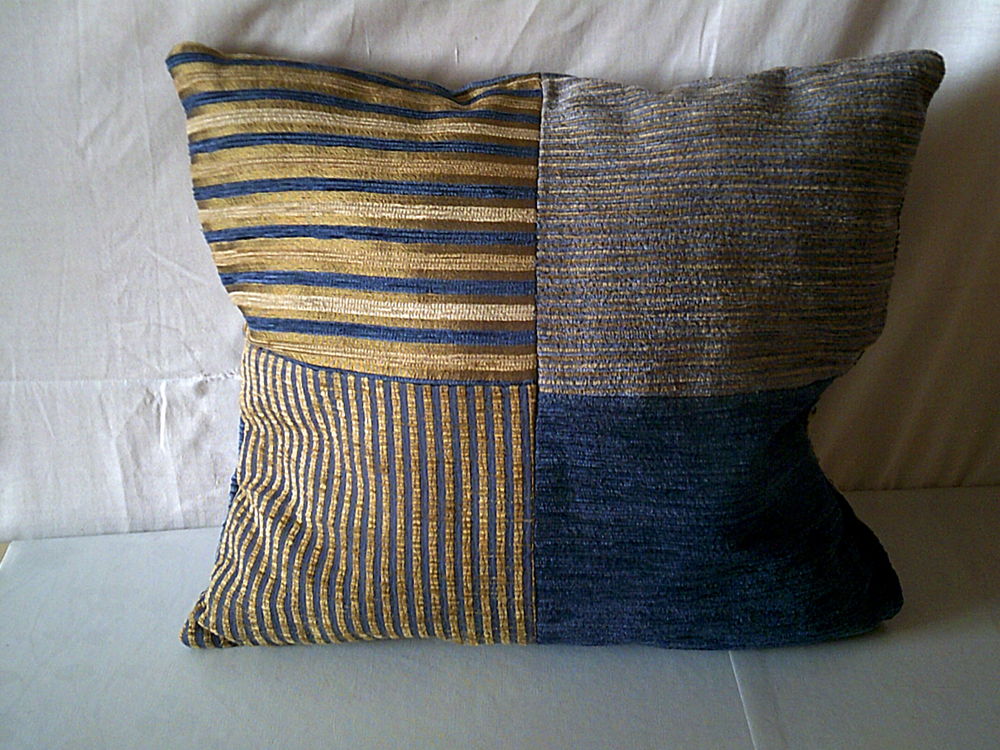Coussin fait main- d&eacute;coration int&eacute;rieur Décoration