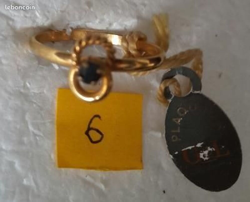 Bague plaqu&eacute; OR18K poin&ccedil;on avec pierre bleue mod&egrave;le ORIGINAL Bijoux et montres
