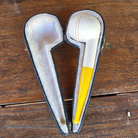 tr�s belle pipe ancienne en �cume de mer 50 La Farl�de (83)