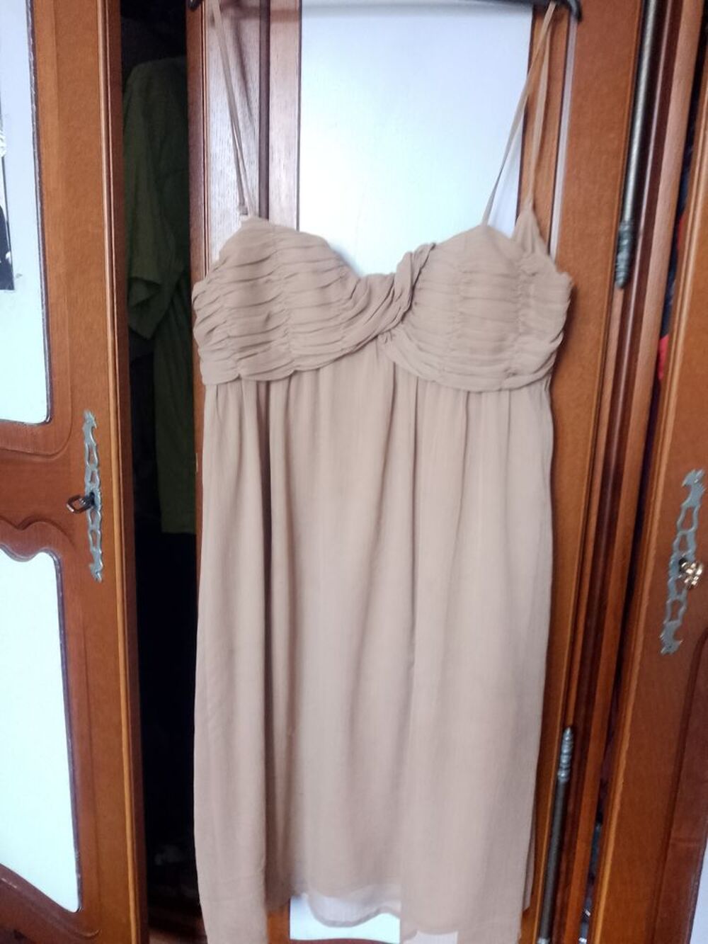 V&ecirc;tements femme 38/42, chaussures 38, 39, accessoires... Vêtements