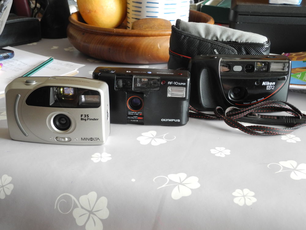 Compacts argentiques MINOLTA, OLYMPUS et NIKON Photos/Video/TV