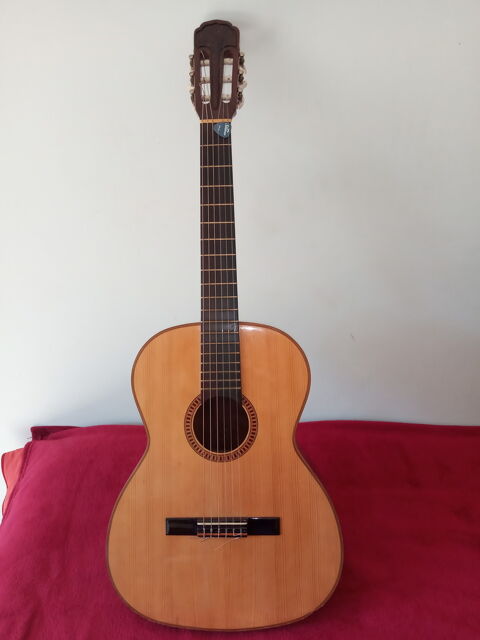 Guitare Acoustique Classique 350 Amélie-les-Bains-Palalda (66)