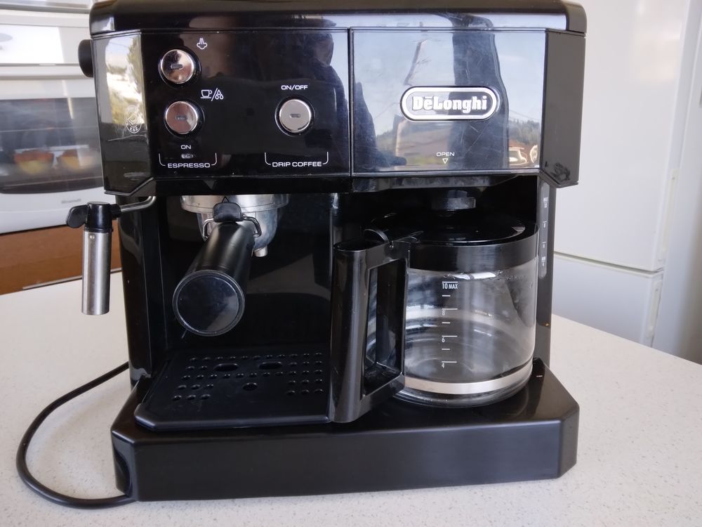 Combin&eacute; Cafetiere expresso Delonghi
Electroménager