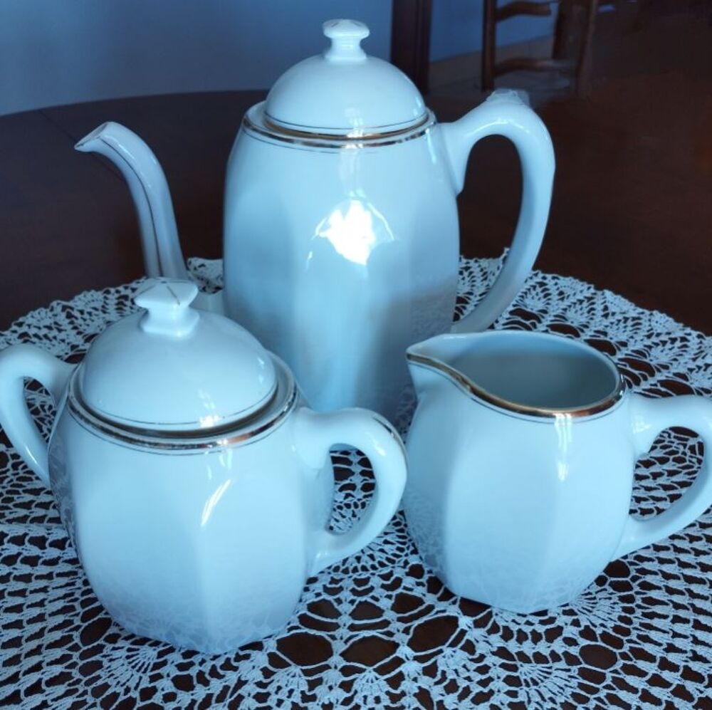 cafeti&egrave;re porcelaine:
Décoration