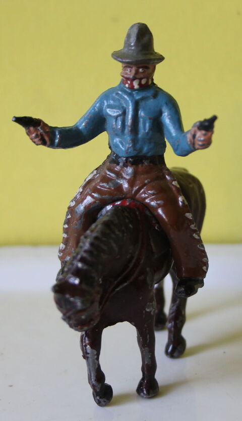 Cowboy à cheval bandit plomb creux Britains 15 Paris 14 (75)
