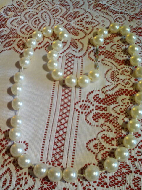 Trois gros colliers de perles fantaisie N865 10 Beaune (21)