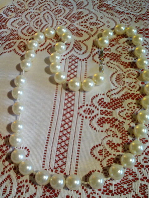 Trois gros colliers de perles fantaisie N°865 10 Beaune (21)