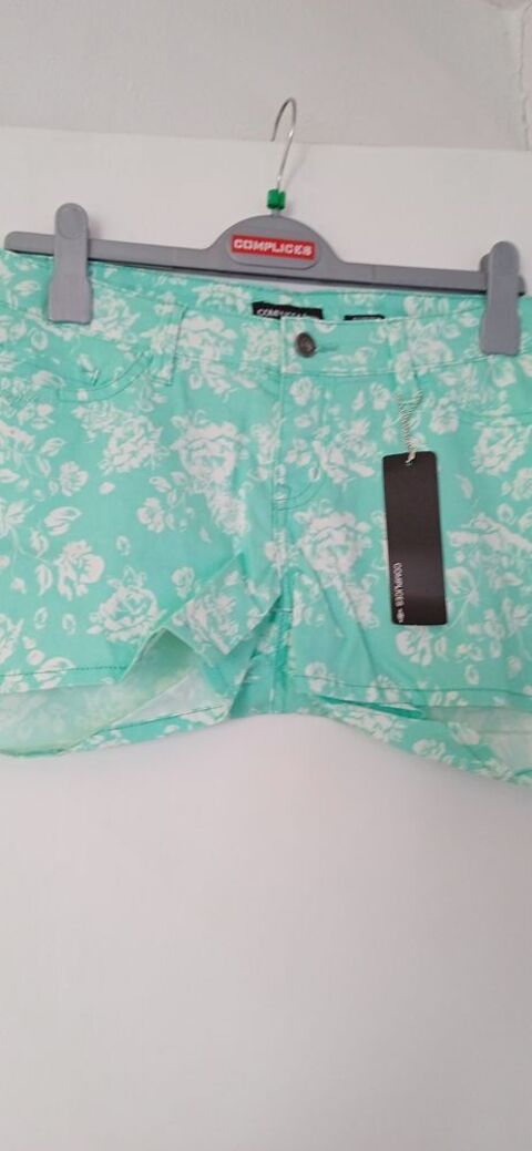 Short  Femme vert  complices 3 Méru (60)