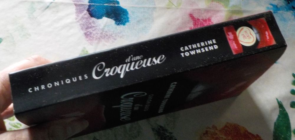 CHRONIQUES D'UNE CROQUEUSE de Catherine TOWNSEND Livres et BD
