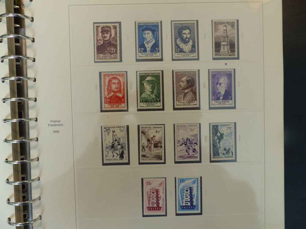 COLLECTION COMPLETE DE TIMBRES NEUFS ** DE 1945 A 1960 