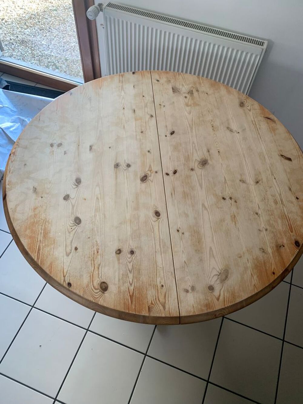 Table en pin ronde avec rallonge et 4 chaises en pin Meubles