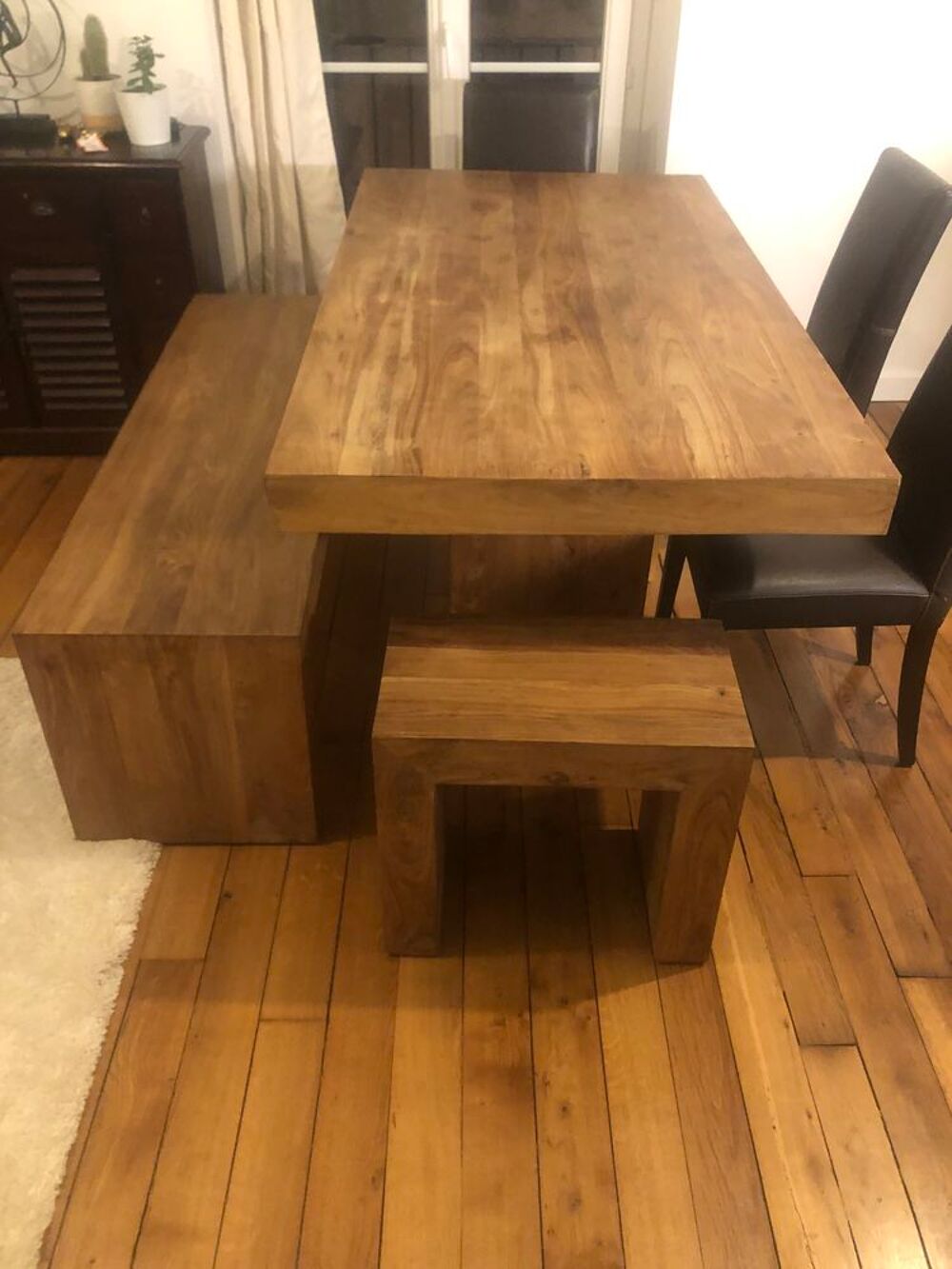 Magnifique table &agrave; manger en Teck Meubles