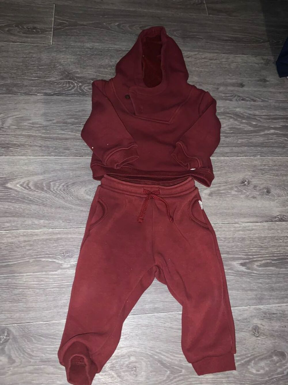 V&Ecirc;TEMENTS 12 MOIS Vêtements enfants