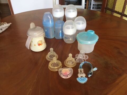 7biberons + 1égoutoir + 1timbale bebe 10€ 8 Mougins (06)